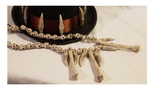 wholesale-New-Orleans-occult-clothing-devil-worship-demon-altar-ritual-Voo-Doo-priest-Halloween-costume-haunted-house-finger-bones-skull-and-bones-occult-necklace-necklace