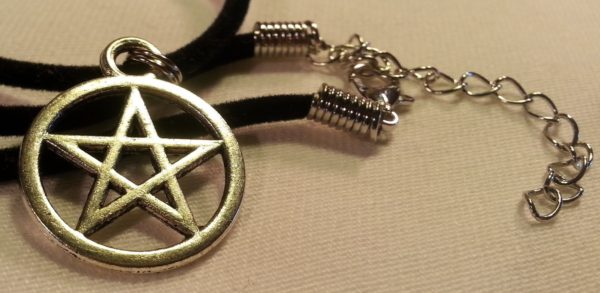 wholesale-expandable-necklace-black-elegant-coven-left-hand-path-pentacle-pendant-charm